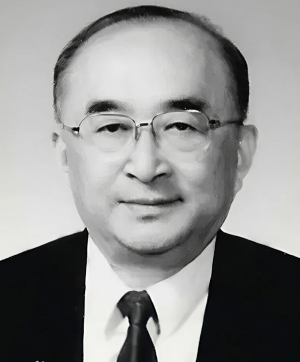 老钱庄 1972年伍绍祖当了王震秘书，聂荣臻摇头说道：秘书不用这么高学历